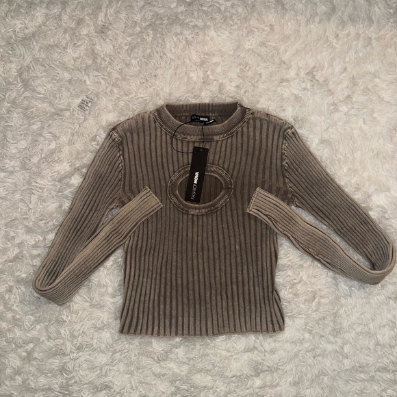Grey washed sweater with cut out - Picture 3 of 4